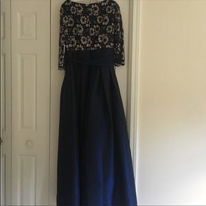Jessica Howard navy gown